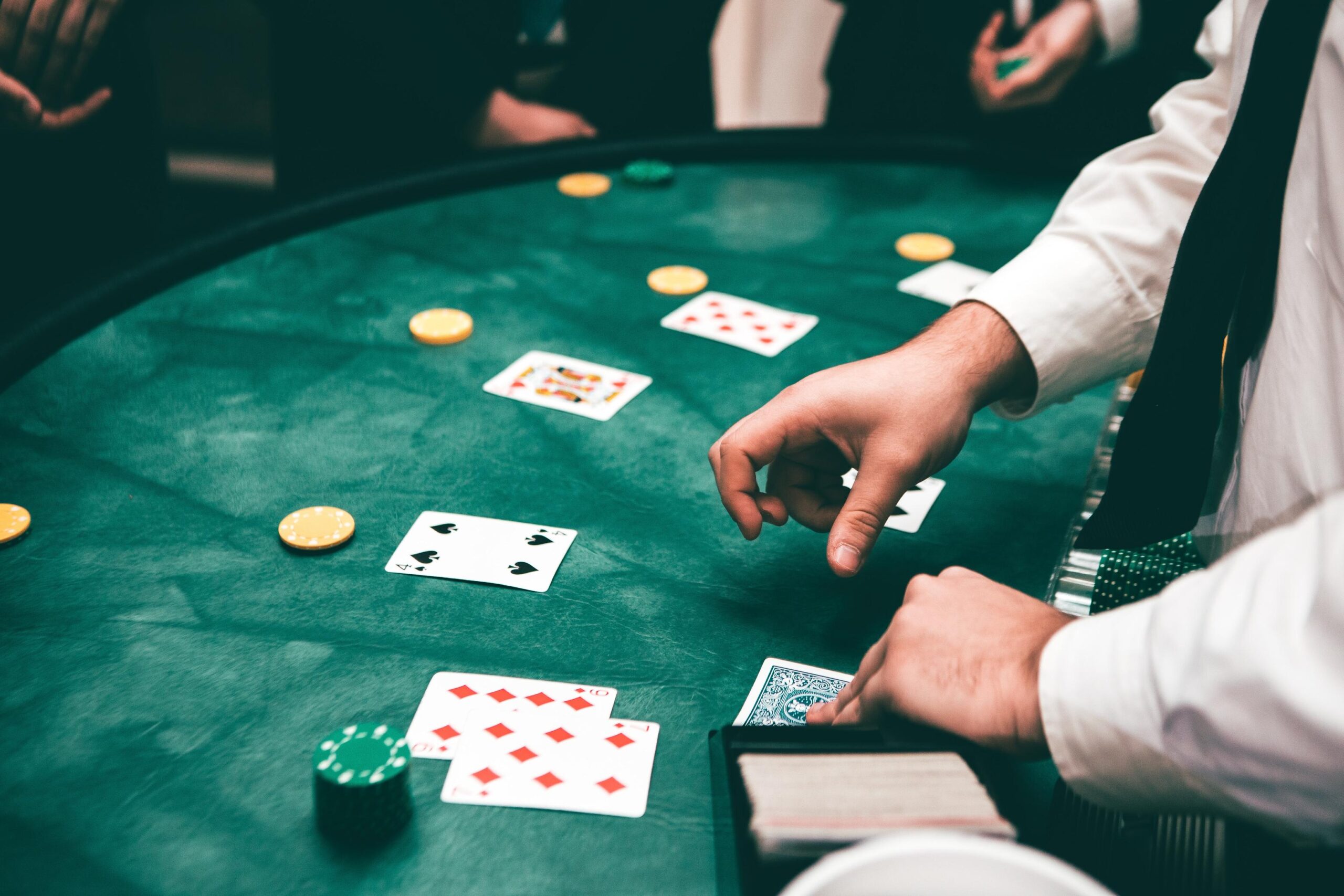 Casino Etiquette: Dos and Don’ts for Playing & Socializing in Gaming Venues